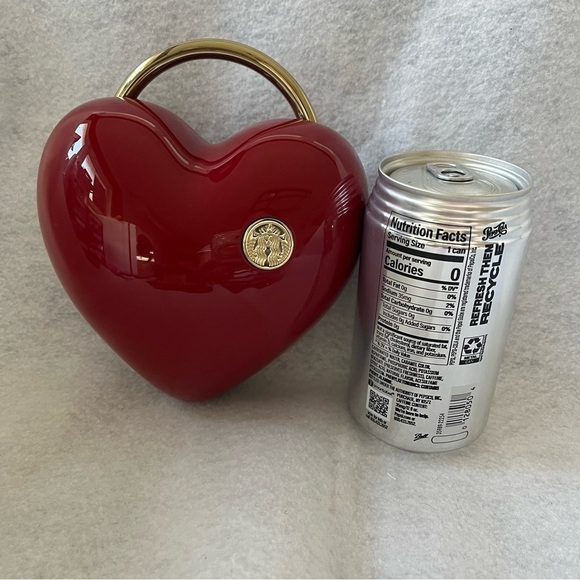 STARBUCKS KOREA Red Plastic Heart Bag White Day 2020 magnetic Closure - Picture 10 of 10